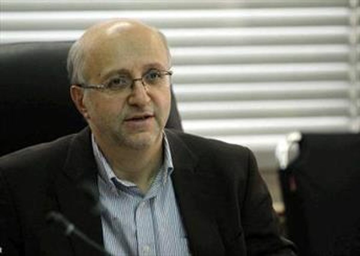 برداشت ۲۵۰ هزار بشکه نفت از میادین مشترک