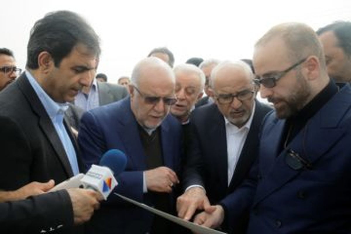 مهر تایید زنگنه بر انتخاب پارسیان به عنوان هاب سوم پتروشیمی کشور