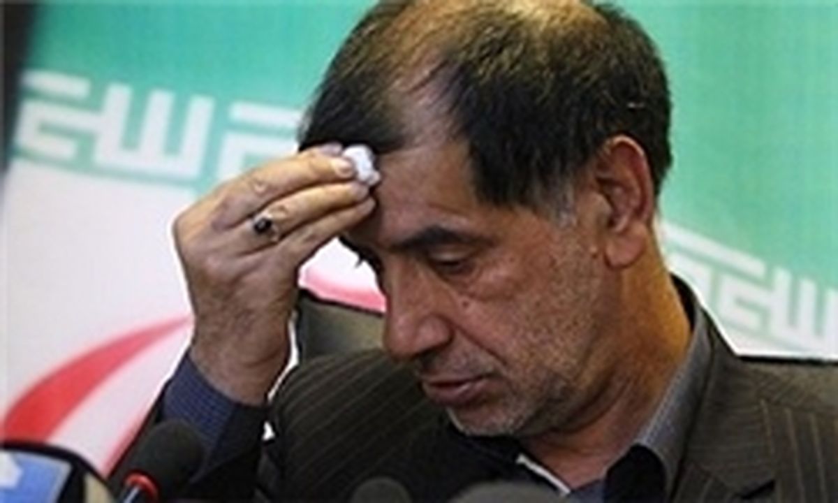 خستگی‌ناپذیری احمدی‌نژاد قابل تقدیر است