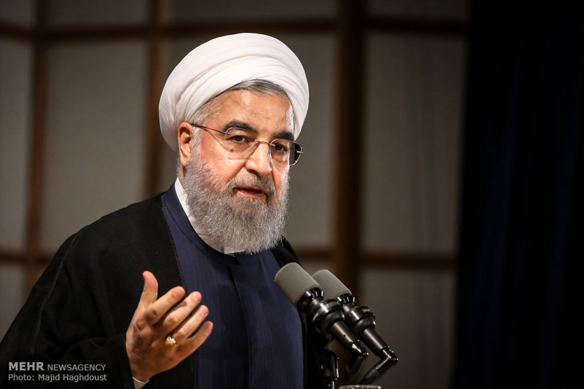 روحانی: نگاه ما برای حل مشکلات به داخل است