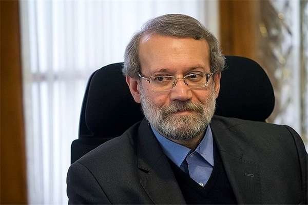 لاریجانی از نمایشگاه کتاب تهران بازدید کرد