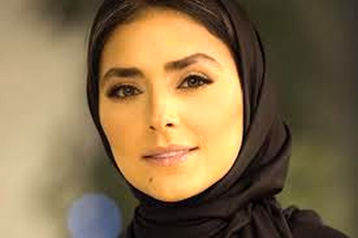 قیافه ساده و مشکی پوش «هدی زین العابدین»