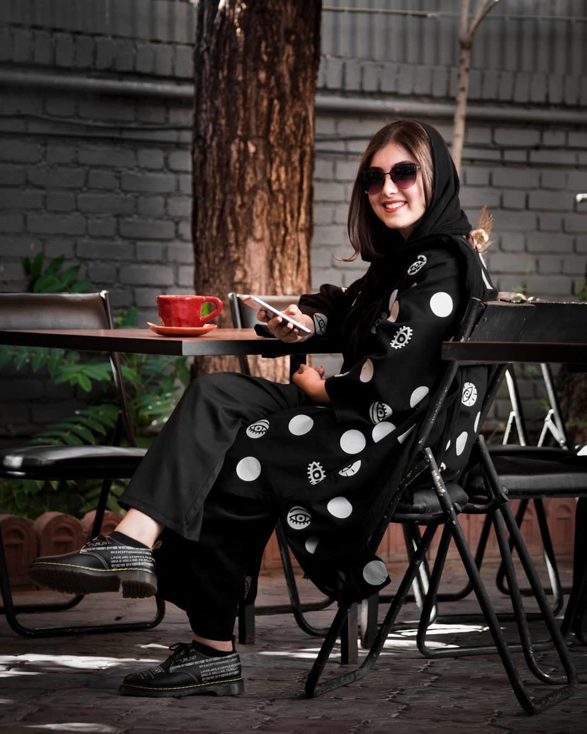 زیبا کرمعلی با مانتو چشمی اش+عکس