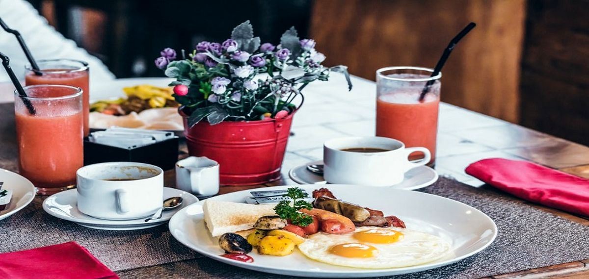 بهترین زمان خوردن صبحانه و 5 خوراکی برای کاهش وزن در این وعده