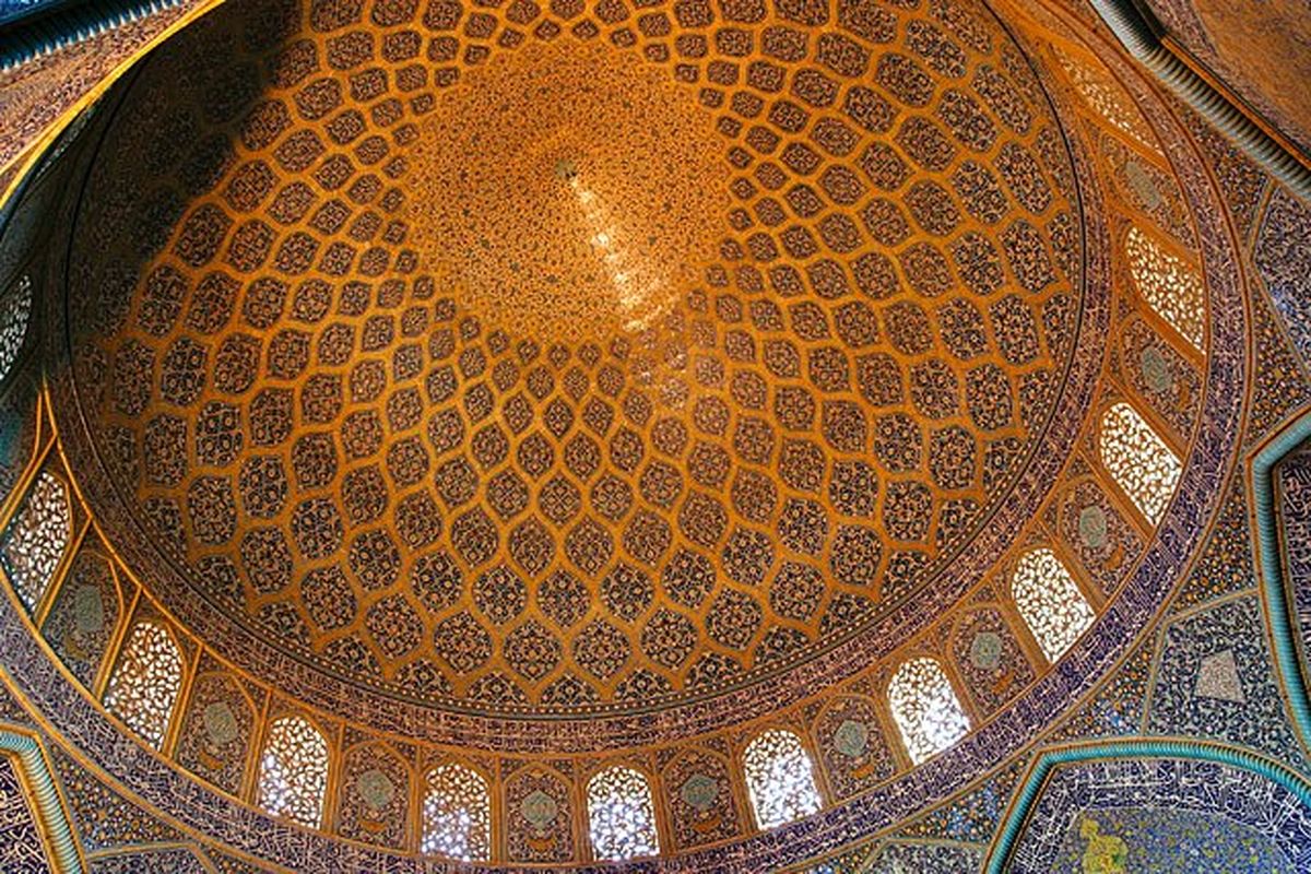 صحنه‌ای جالب در مسجد تاریخی ایران