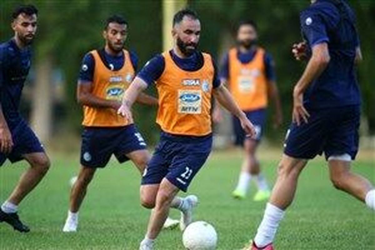 مصدومیت هافبک استقلال 