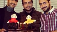 حامد کمیلی در کنار برادران دوقلویش + عکس