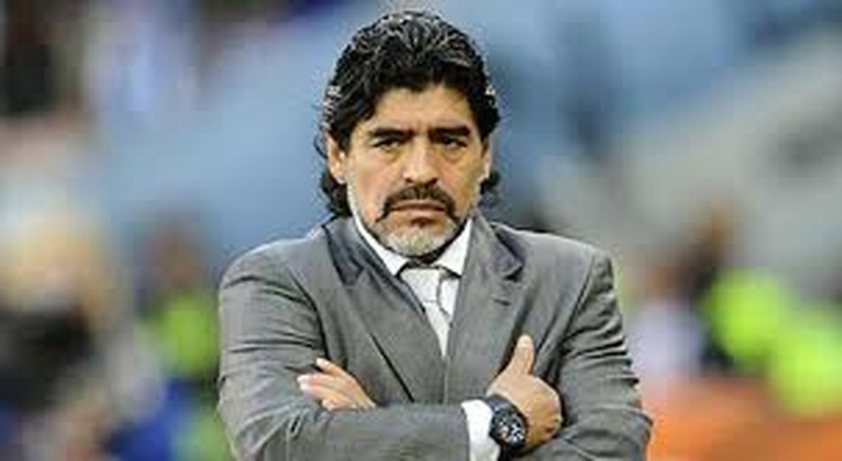 مارادونا خواستار حبس ابد برای بلاتر و پلاتینی شد