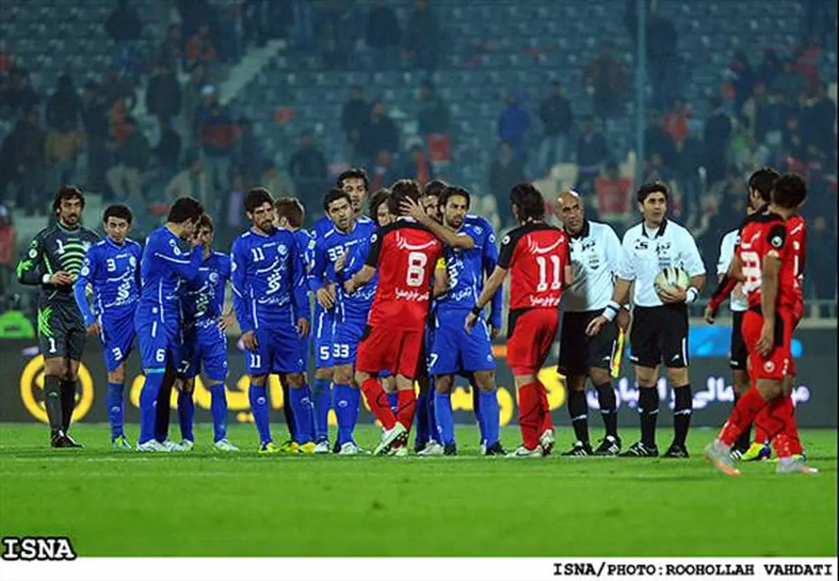 برگزاری دربی در سالگرد ۶ تایی‌ها/ عمدی یا سهوی؟