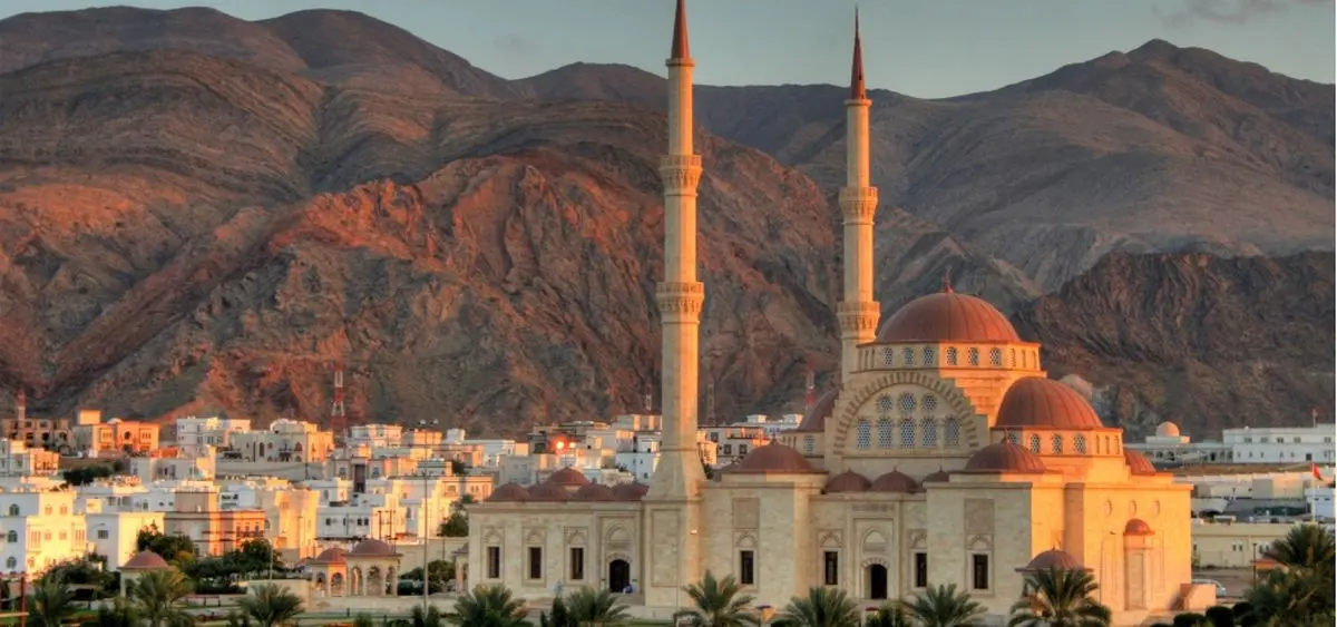 فشار اصلاح طلبان به ظریف در مورد عمان/ ایران همچنان بدون سفیر در مسقط