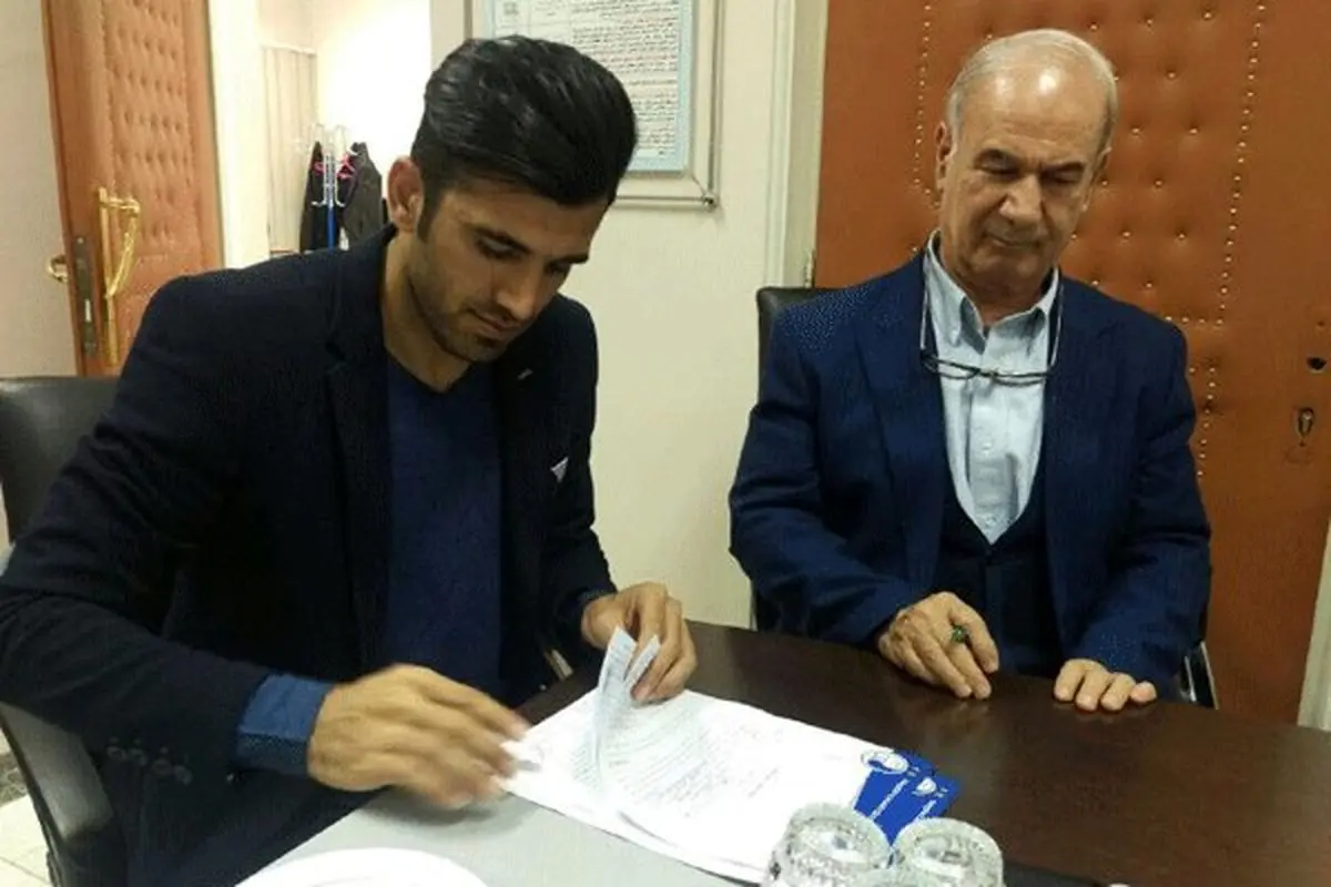 هافبک تیم فوتبال استقلال قهر کرد و رفت!