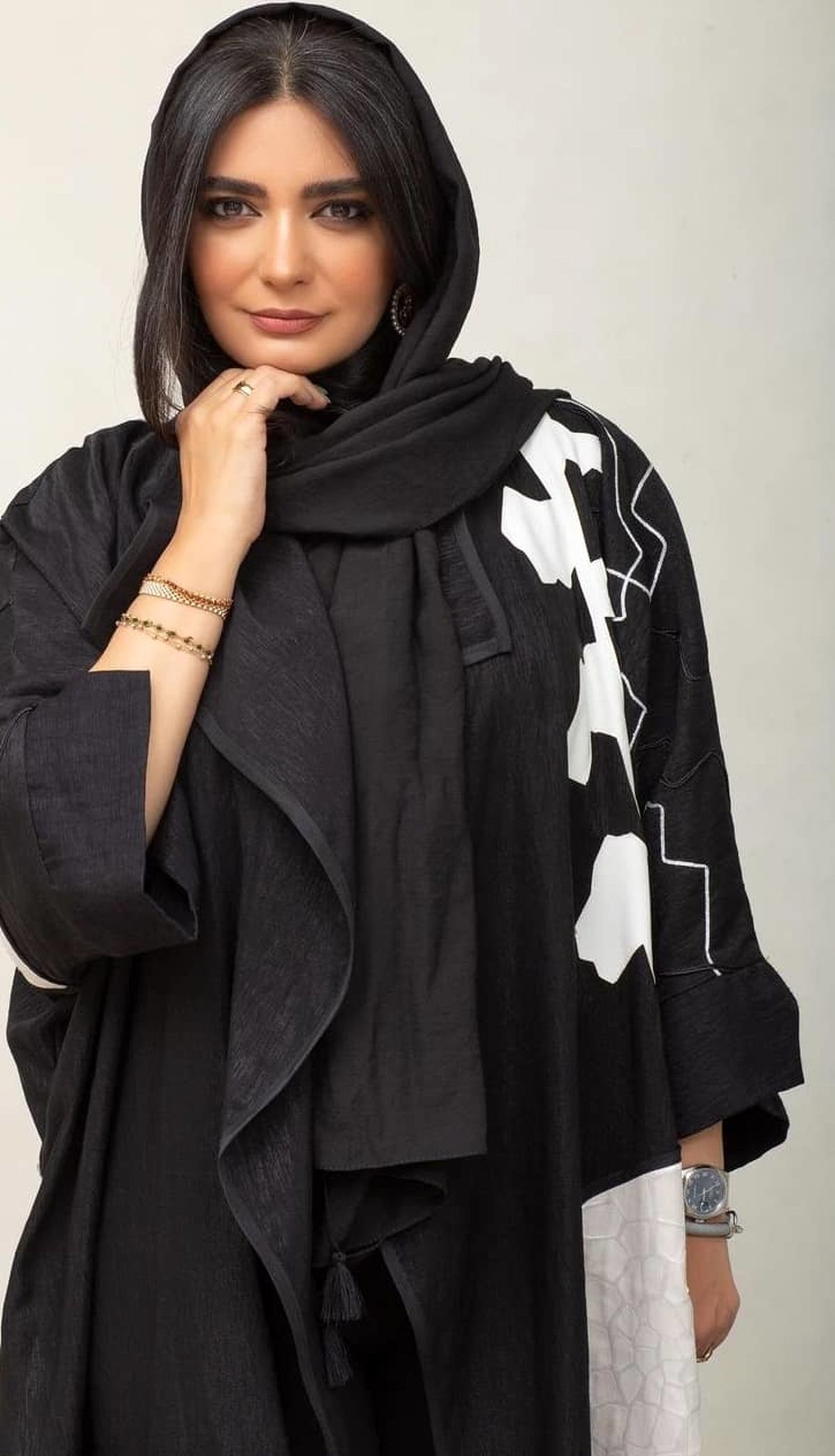 ژست جذاب و خاص لیندا کیانی