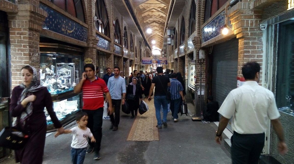 قلب تجارت تهران فرش شد + تصاویر