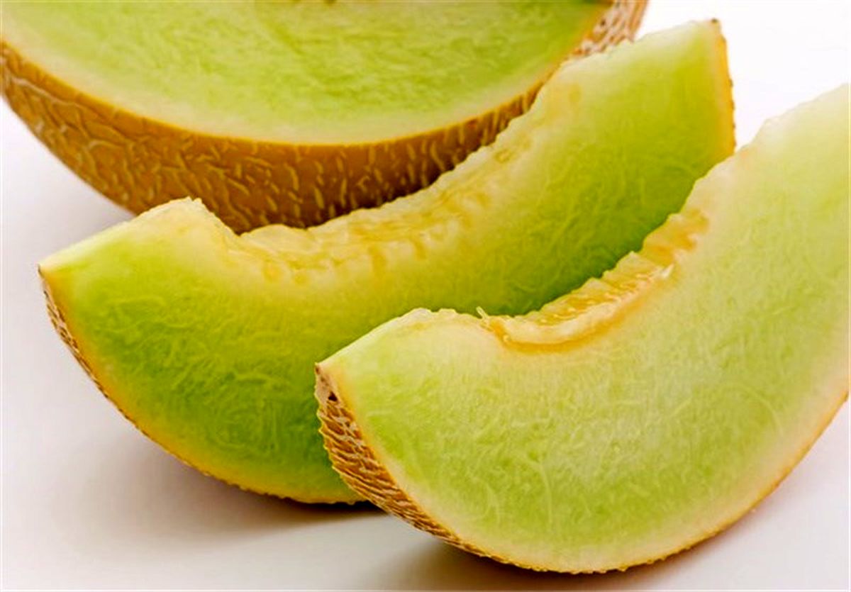 برای سفید شدن رنگ پوست خود این میوه را بخورید!