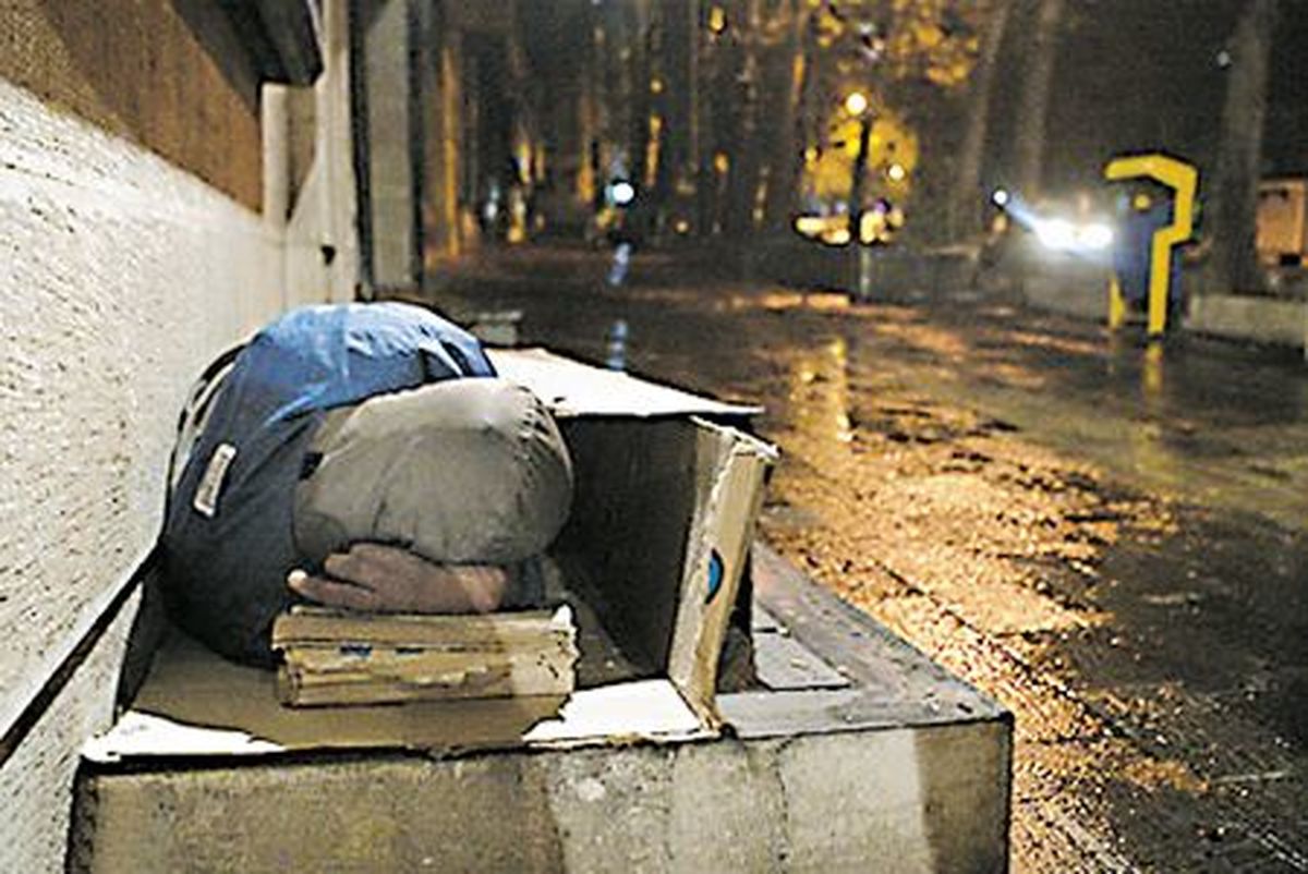 وظیفه شهرداری ساماندهی است نه نگهداری کارتن خواب ها