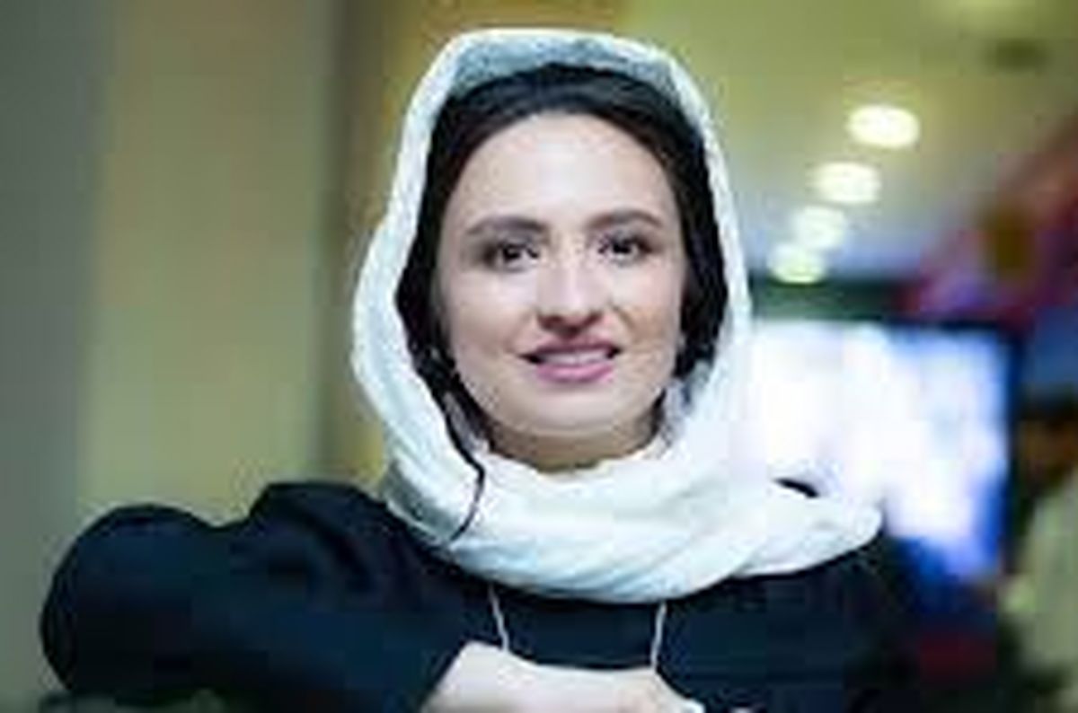 زنی که در درون گلاره عباسی زندگی می‌کند