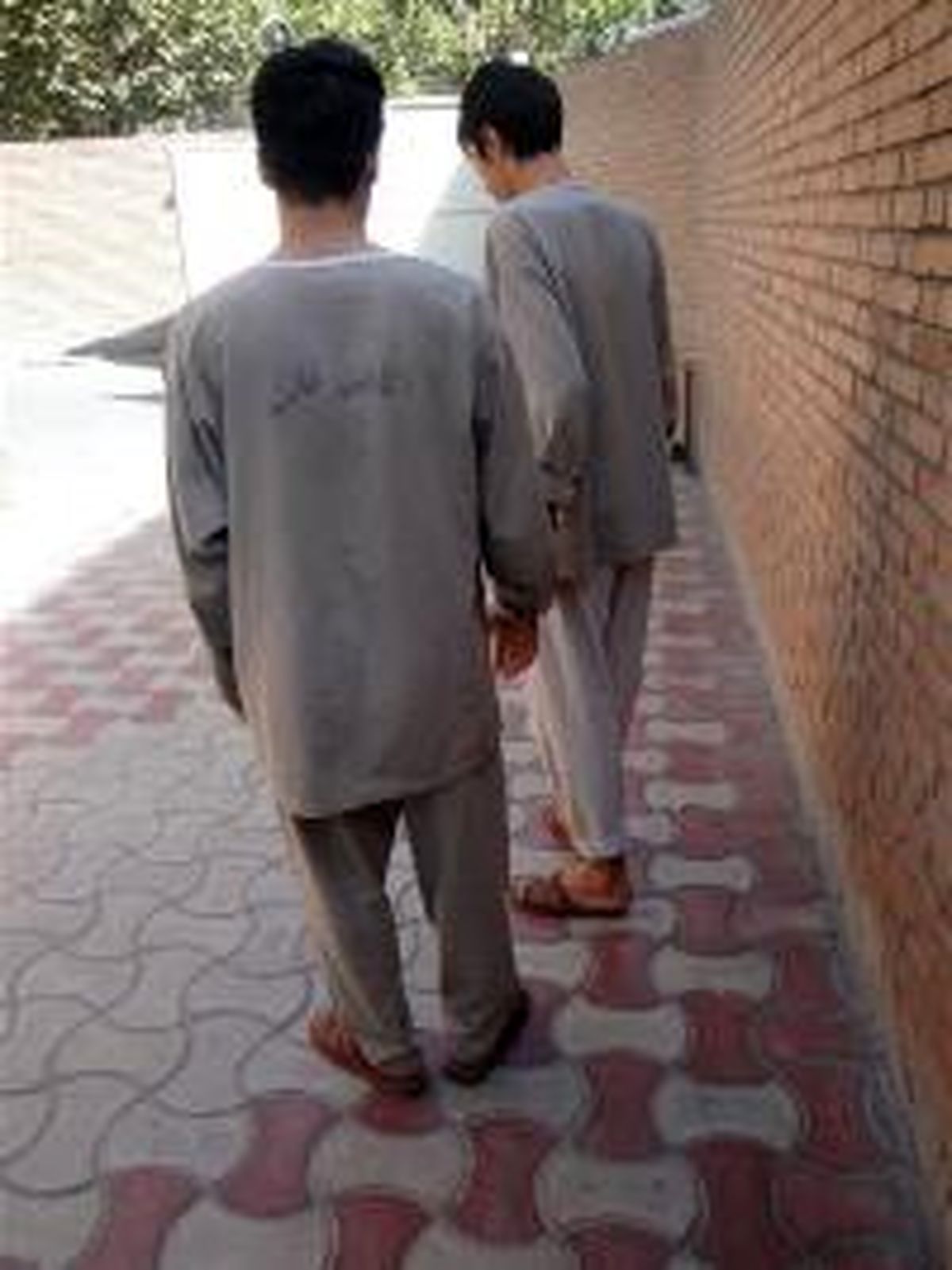 سرقت گوشی خانم‌ها در جلوی چشمان پلیس