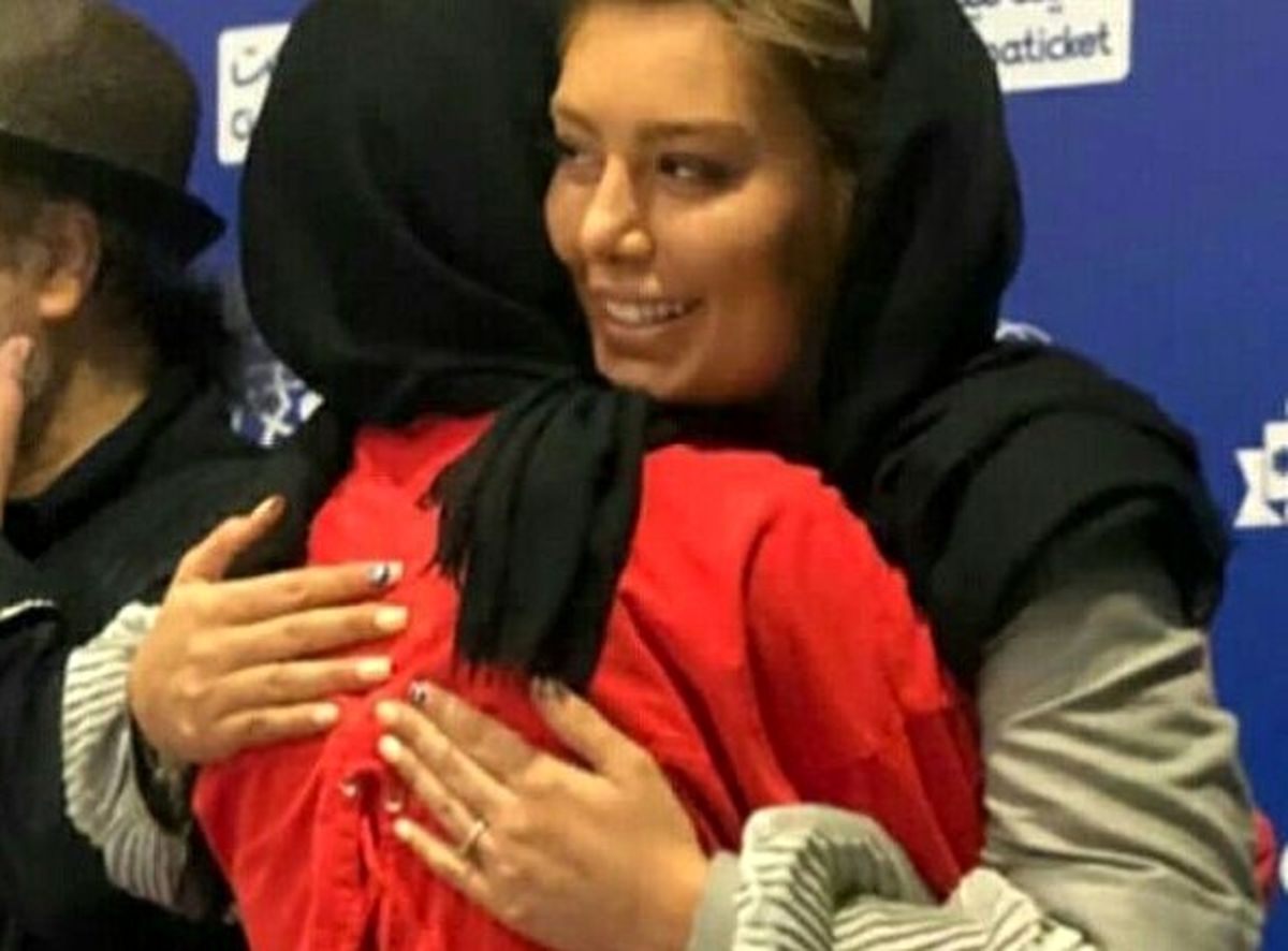 عکس مهربان سحر قریشی با هوادارش