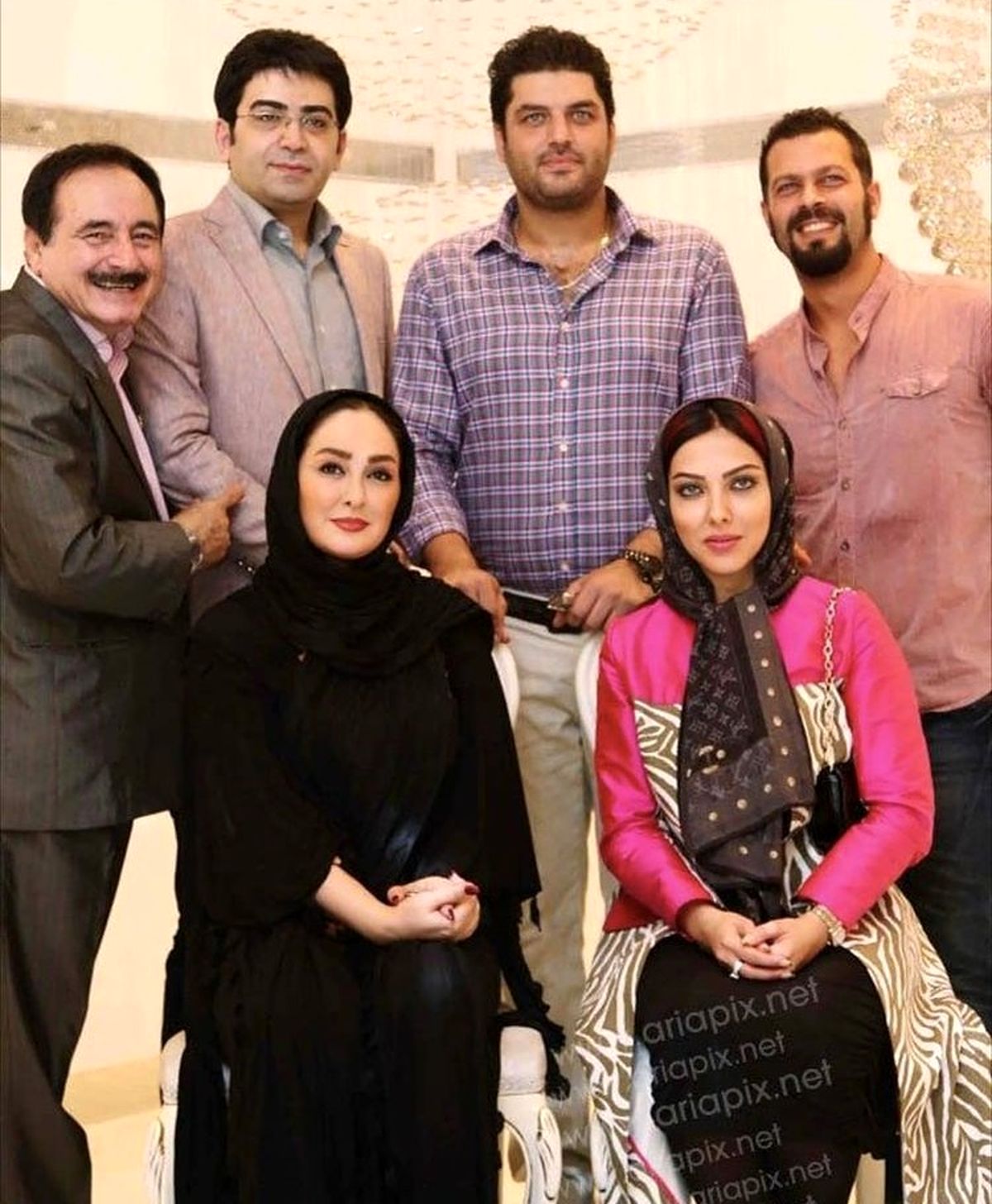 عکس قدیمی از دورهمی خانم ها و آقایون بازیگر
