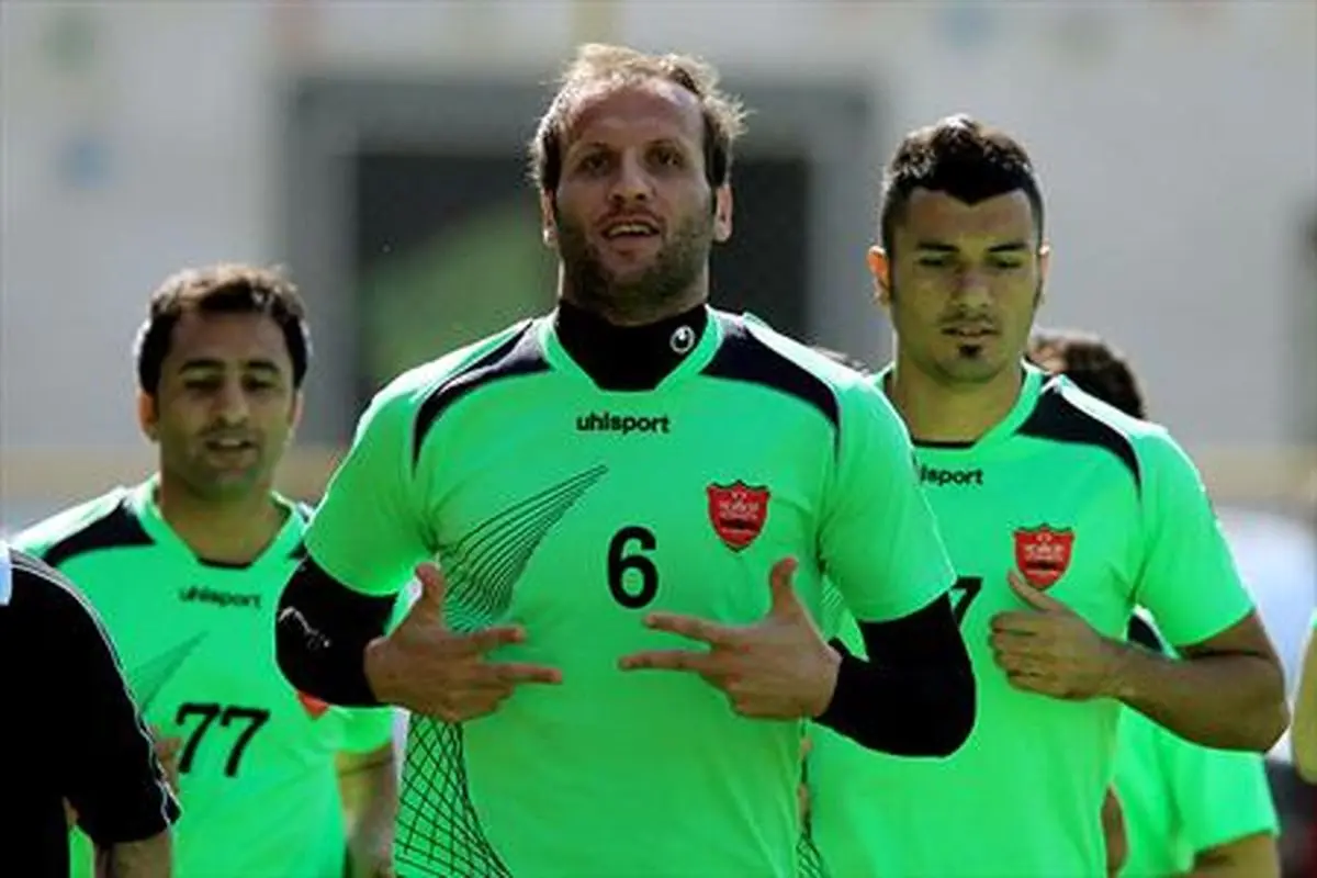 تکذیب مدافع پرسپولیس درموردگذاشتن عکس جنجالی روی اینستاگرامش