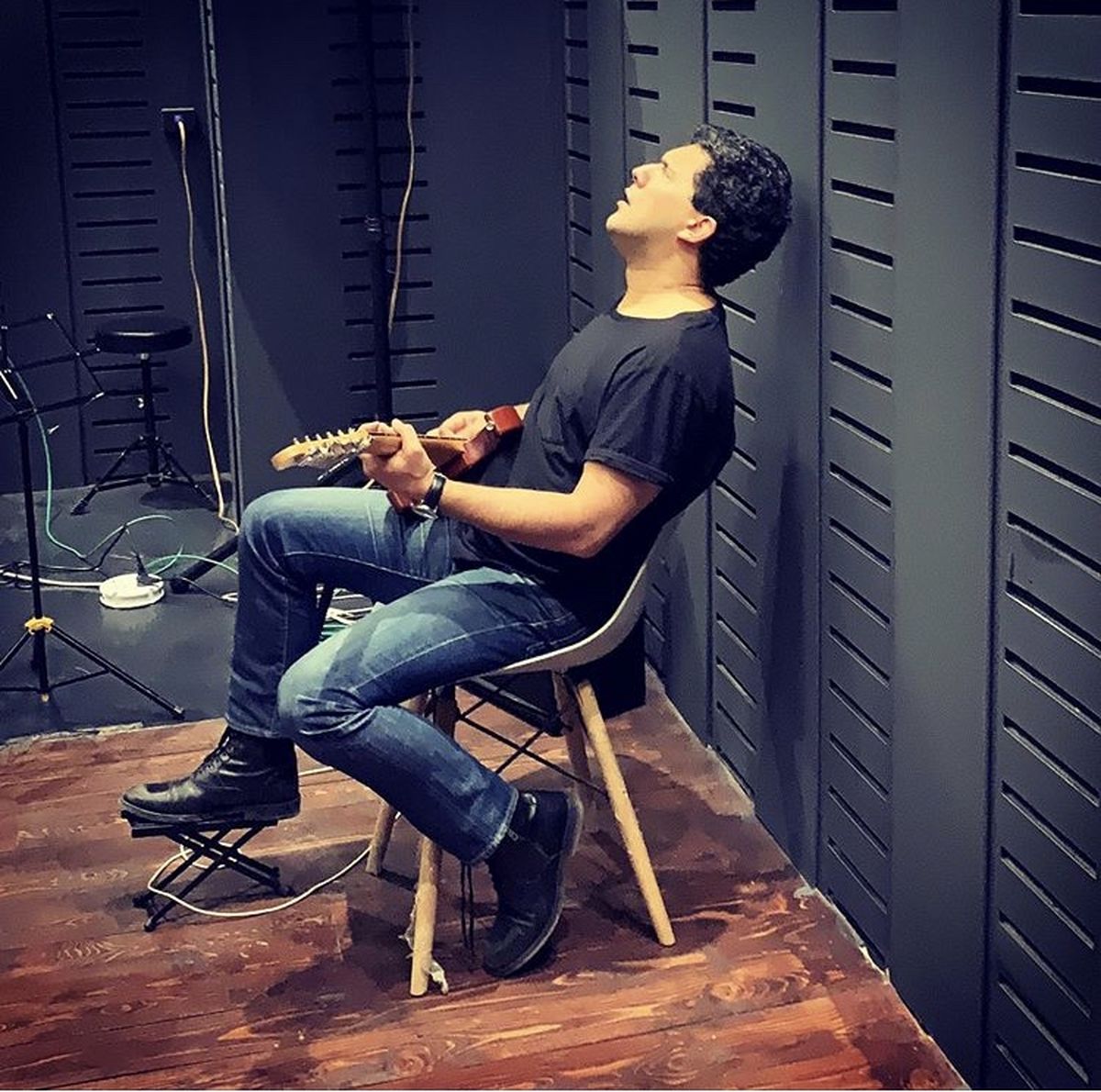 حال خوب حامد به اد در هنگام موسیقی + عکس
