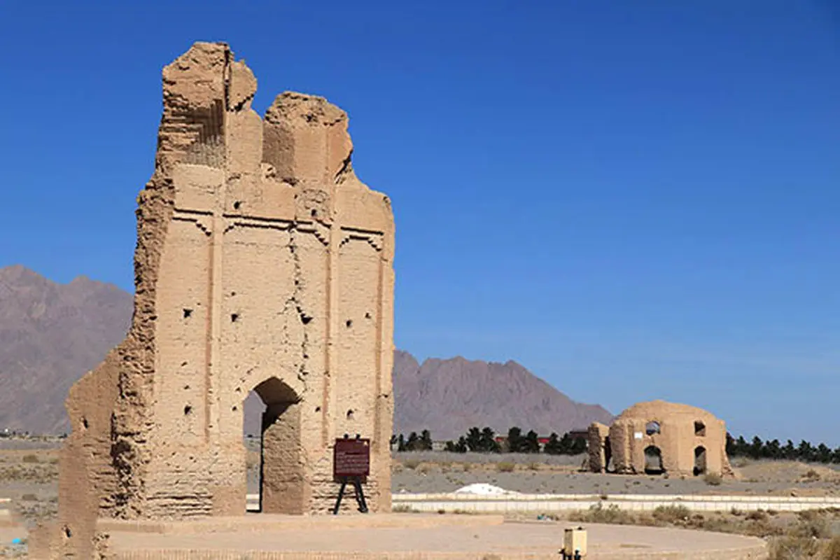 قلعه سریزد؛ صندوق امانتی از جنس خشت و گِل