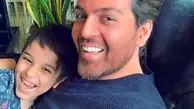 عکس عماد طالب زاده و پسر خوش خنده اش