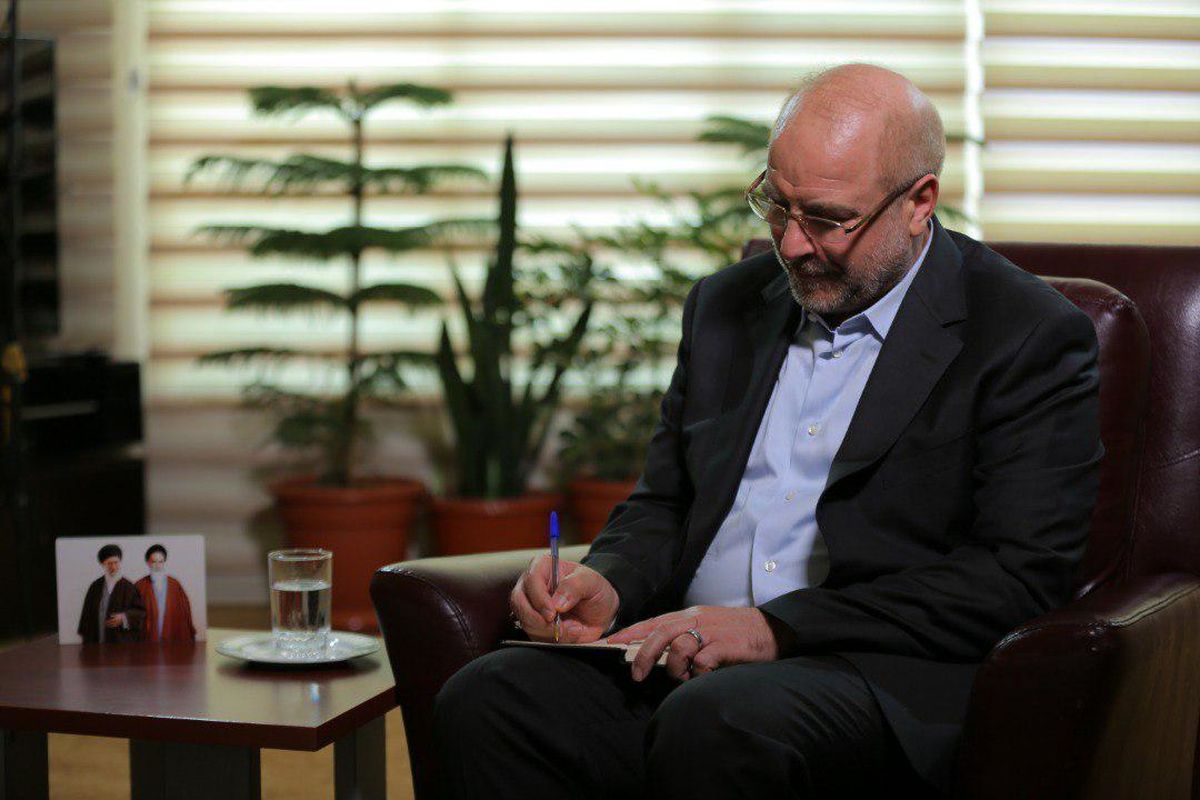 اگر جوانان به میدان نیایند، در بر همان پاشنه سابق خواهد چرخید