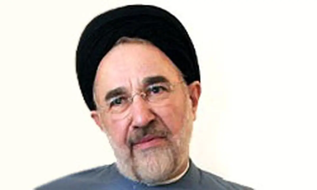 در عین پافشاری بر مطالبات باید دولت روحانی را یاری کنیم