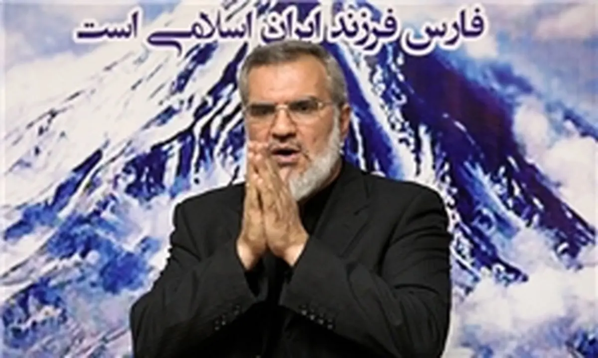 رویانیان: احمدی‌نژاد تکلیفم را مشخص کند