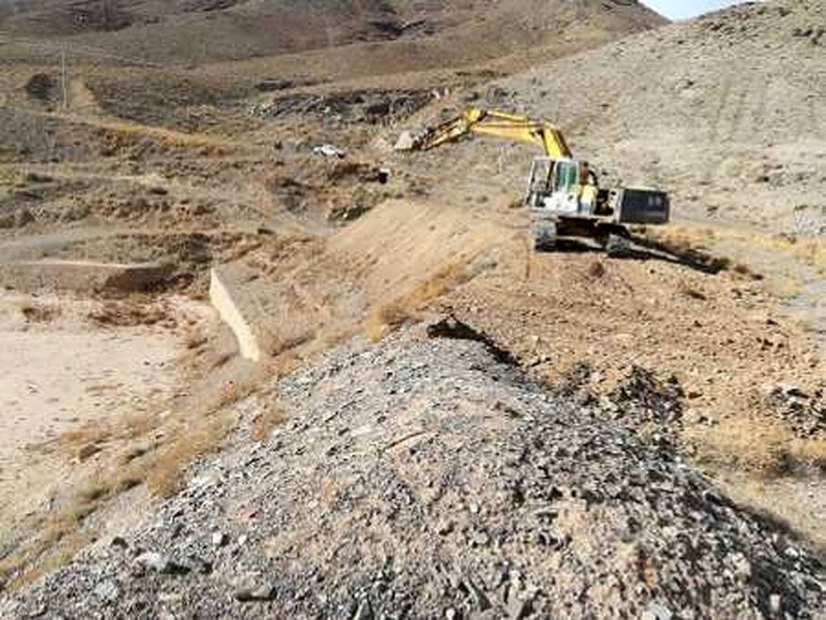 طرح بند خاکی انجیره اردکان در شرف بهره برداری است