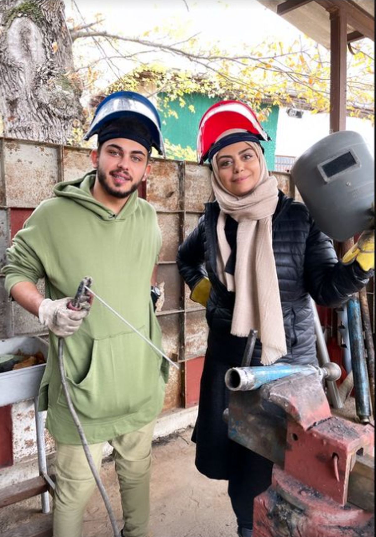 بازیگر زن و مرد ایرانی در حال جوشکاری+عکس