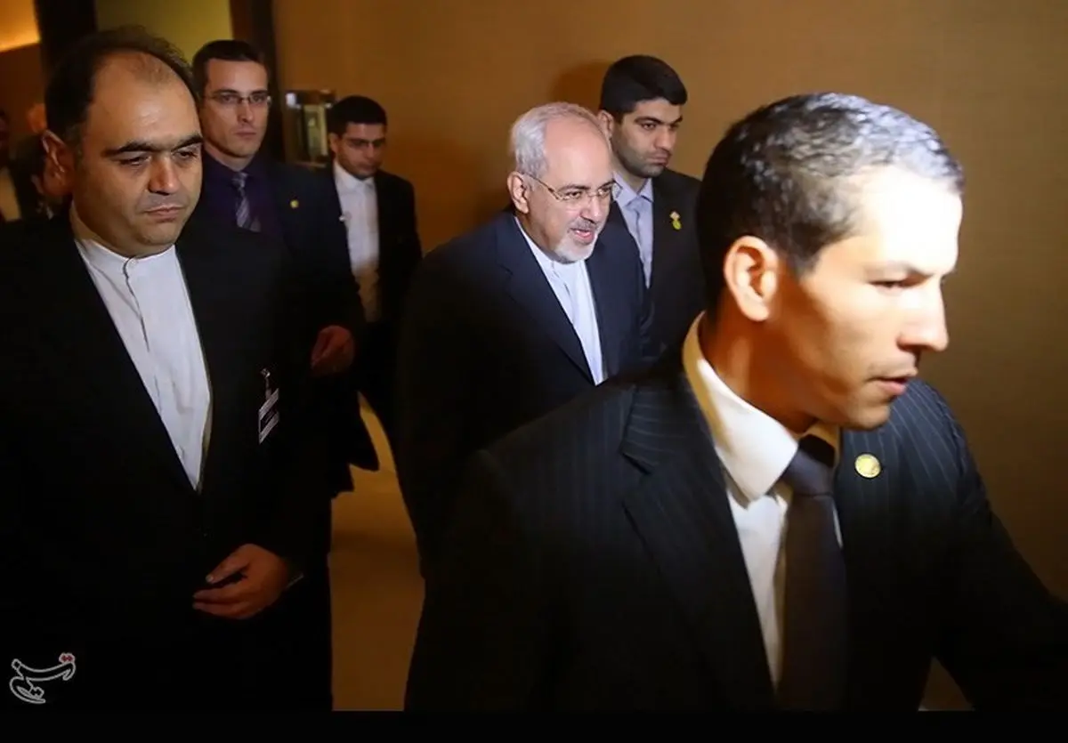 دیدار ۳ جانبه ظریف، کری و اشتون آغاز شد