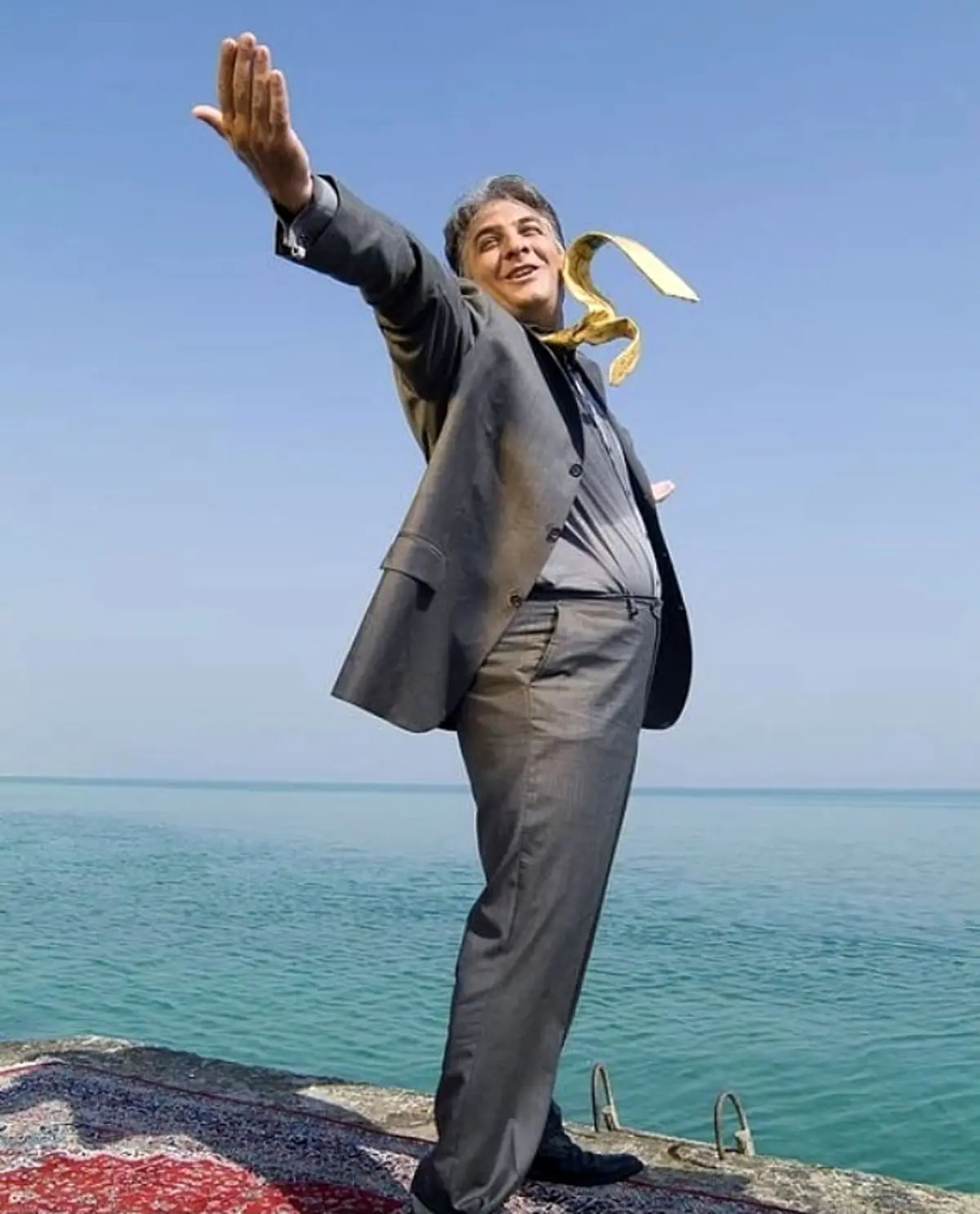 کار عجیب ایرج نوذری لب دریا + عکس