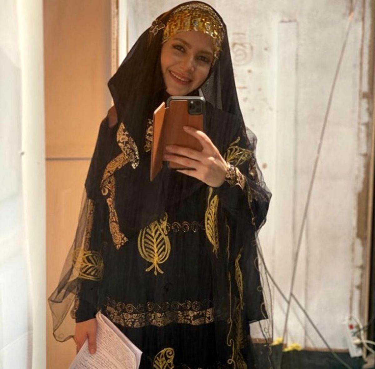 ملیکا زارعی در لباس خاله شادونه + عکس