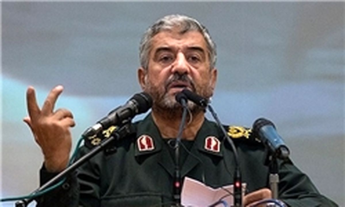 سرلشکر جعفری: خروج شرورانه آمریکا از برجام را تبریک می گویم