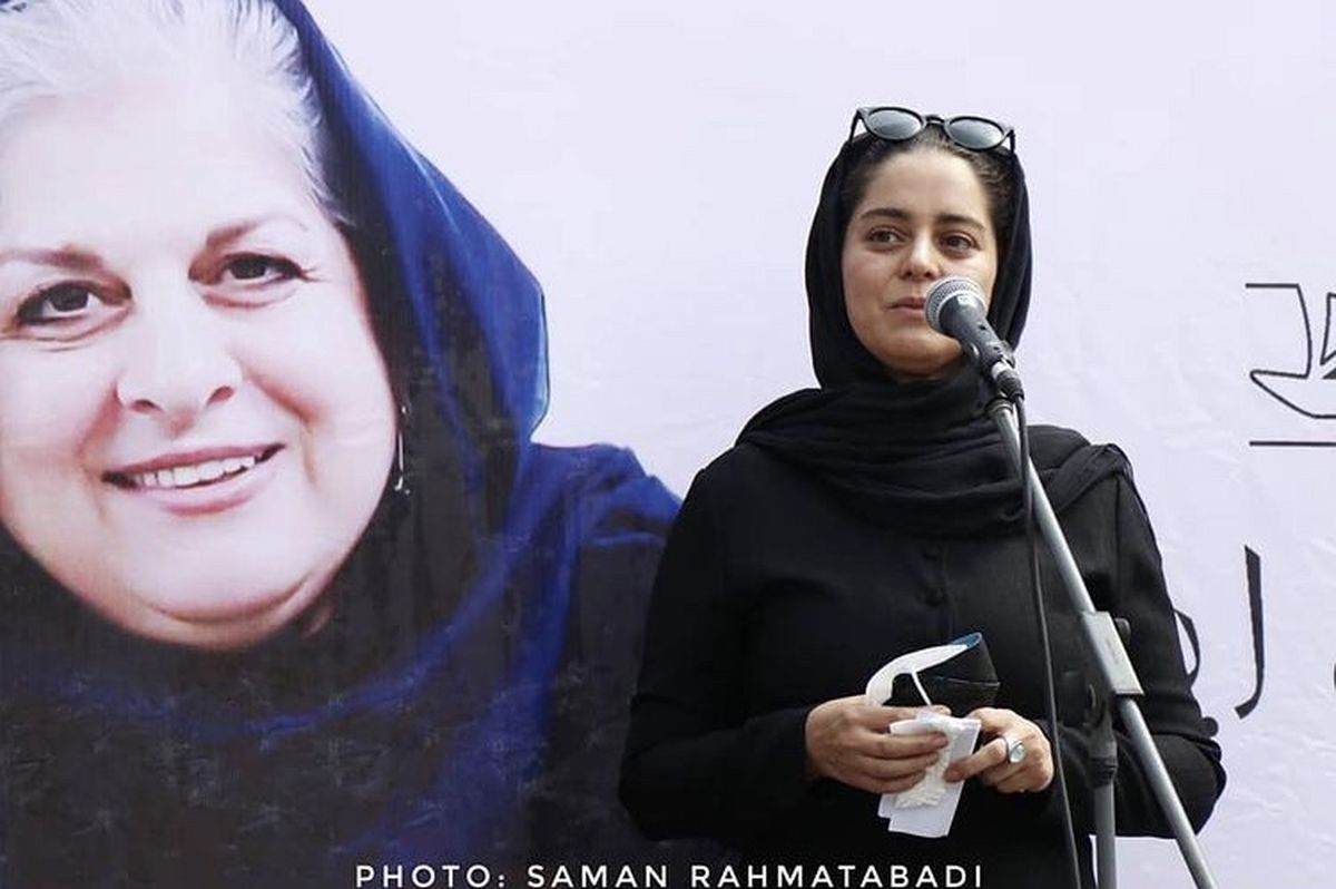 غزل شاکری در مراسم مادرش + عکس