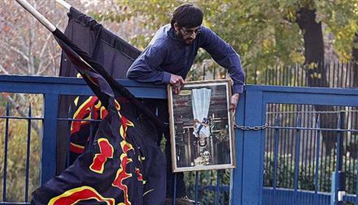 بازگشايي معنادار سفارت انگليس در آستانه 28 مرداد و ترور شهيدان رجايي و باهنر/ پرداخت قسط اول خسارت