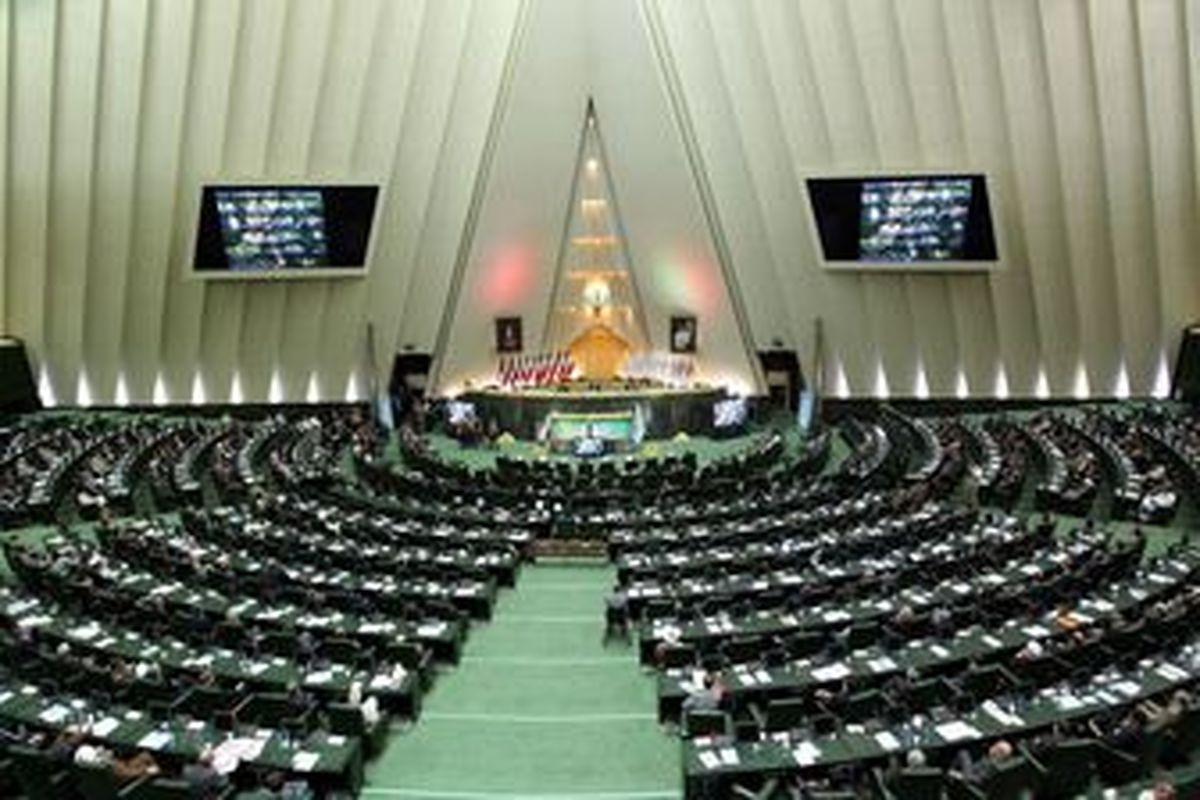 نامه جمعی از منتخبان مجلس دهم به لاریجانی