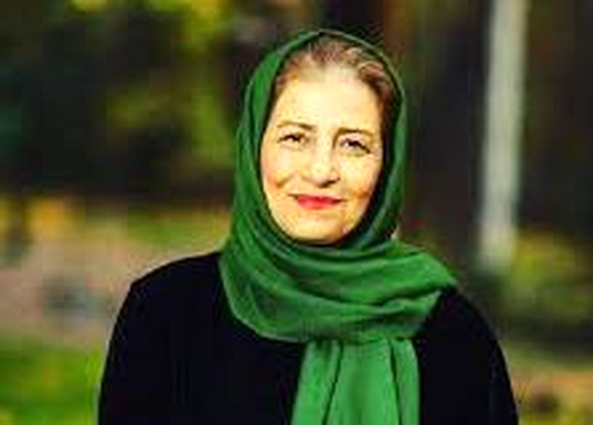 احترام برومند در کنار معلم ابتدایی اش