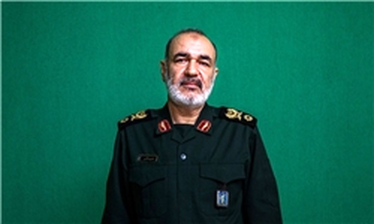 سپاه پاسداران تا آخر در کنار مردم زلزله زده خواهد ایستاد