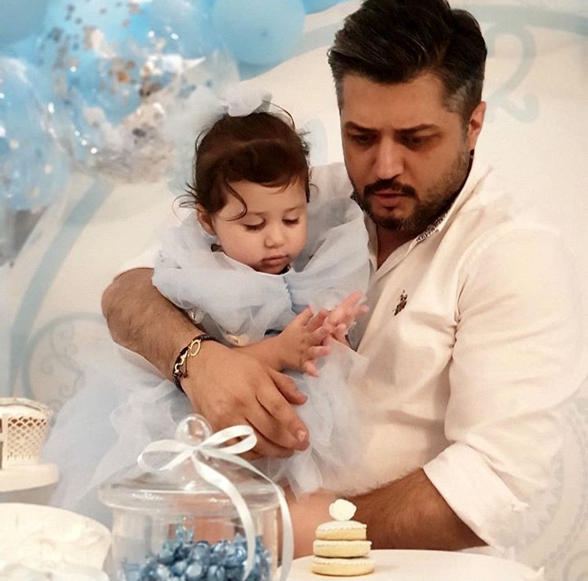 دختر آقای بازیگر در آغوش پندار اکبری + عکس