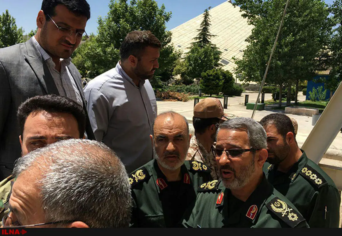 ورود فرماندهان سپاه به محوطه مجلس