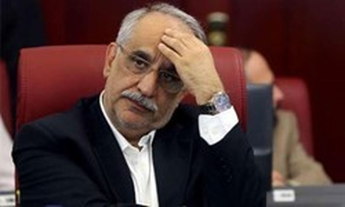 موافقت شریعتمداری با استعفای کرباسیان
