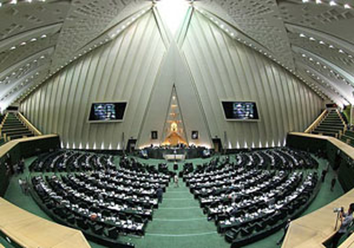 سوال از وزیر دادگستری در دستور کار مجلس