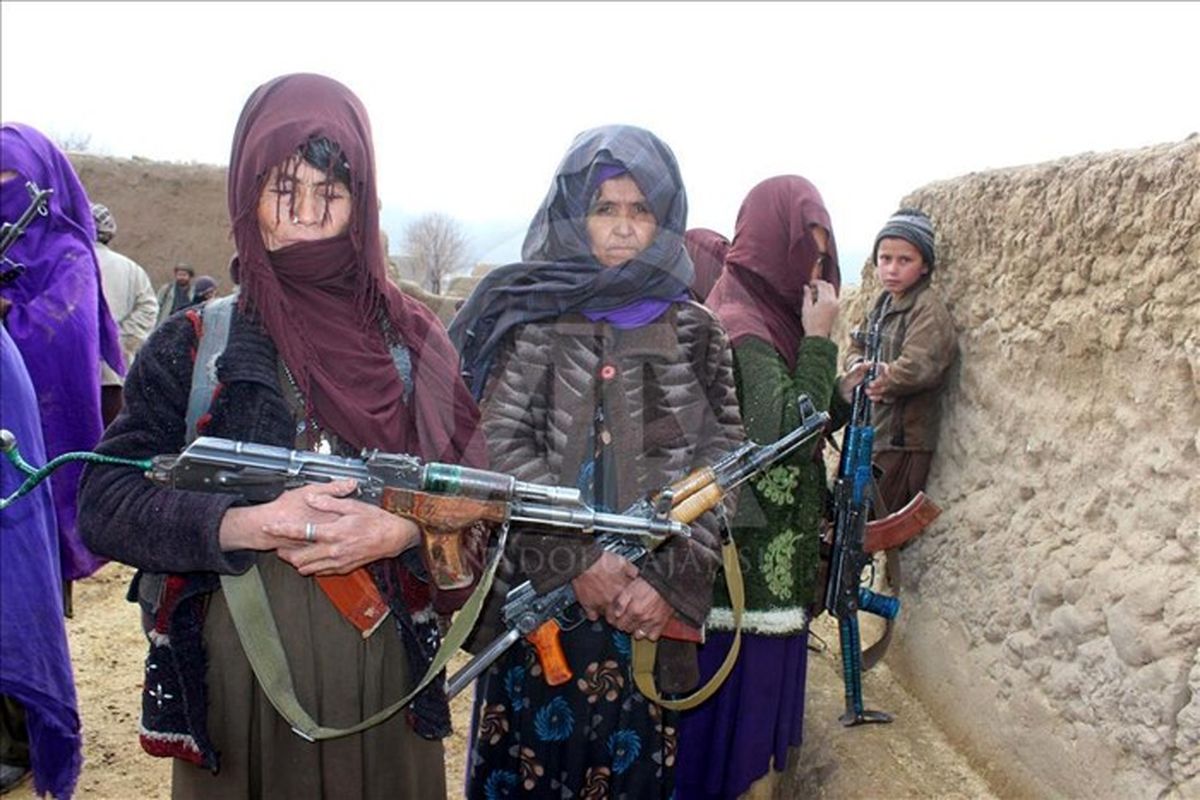 زنان جوزجان دست به سلاح بردند +تصاویر