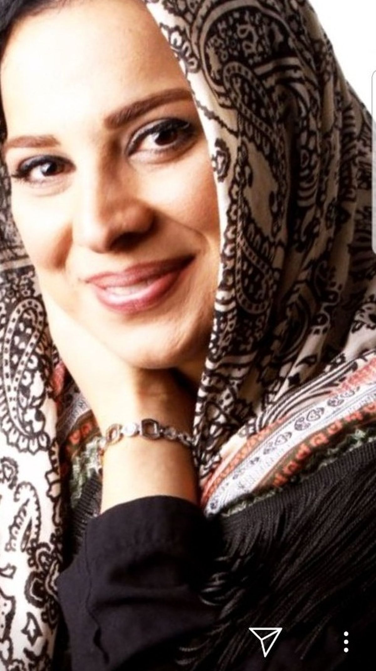 عکس خندان و خوش حس روشنک عجمیان
