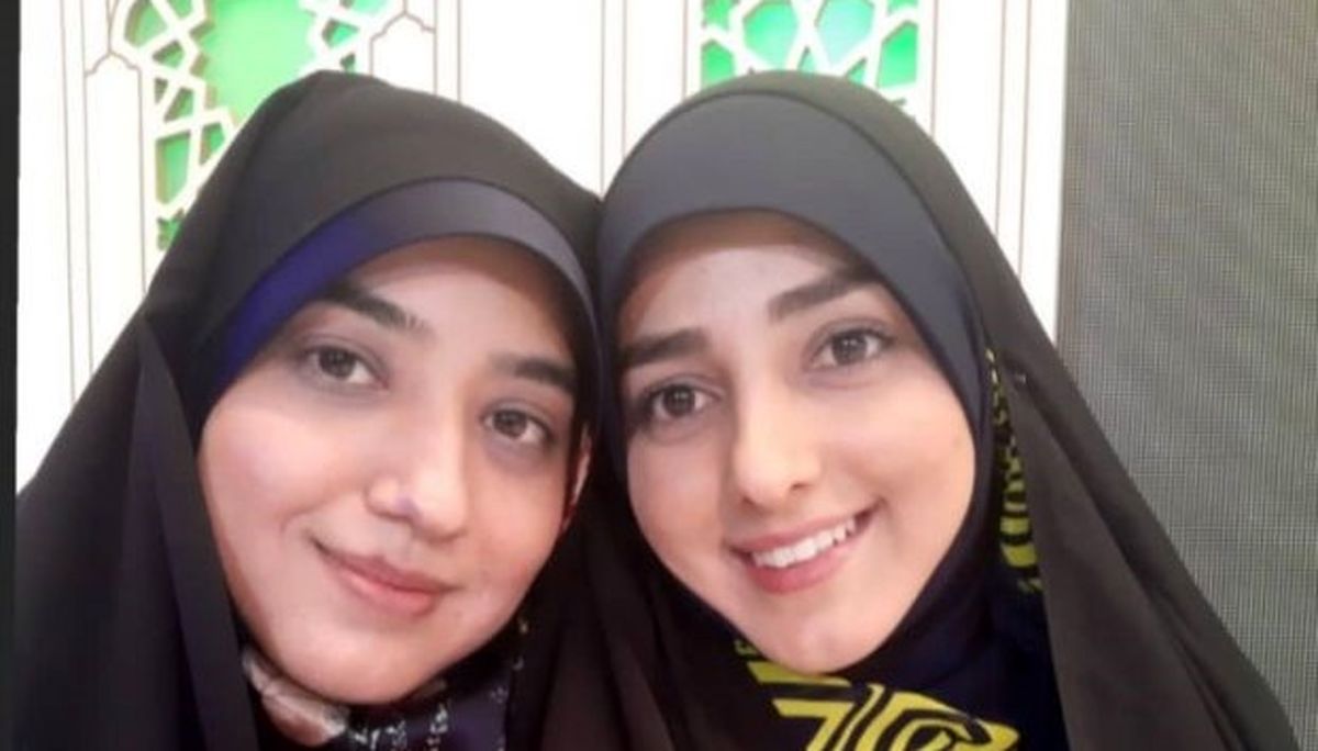  سلفی خواهرانه خانم مجری با دوستش
