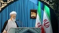 تنها کسی که حیله دشمنان را خوب تحلیل می‌کند رهبر انقلاب است