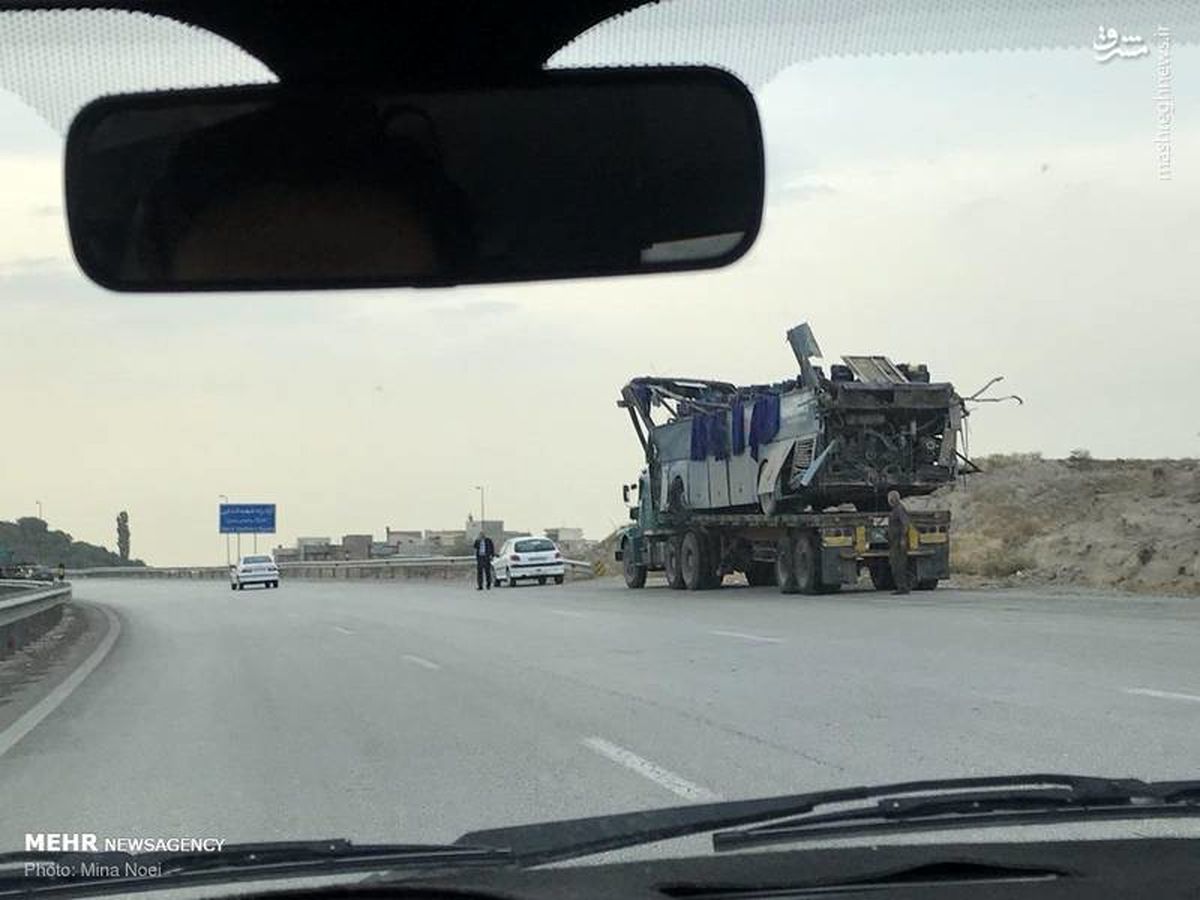 ۲ کشته در واژگونی اتوبوس دانش آموزان در تبریز